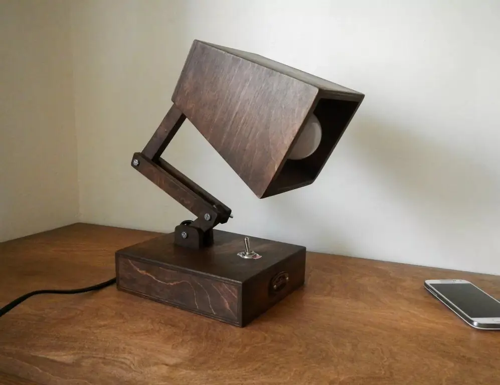 Table lamp