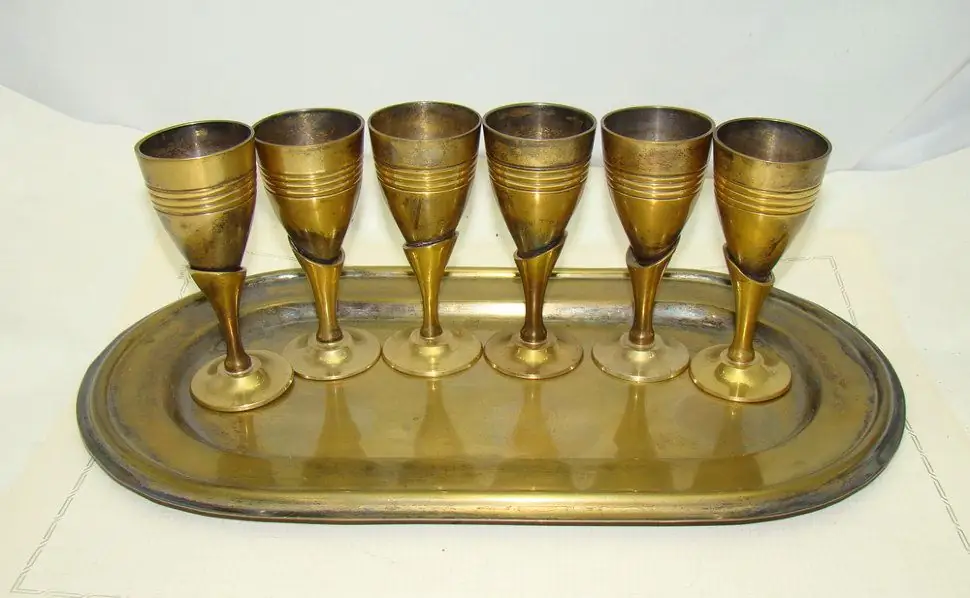 Set de copas de vino vintage