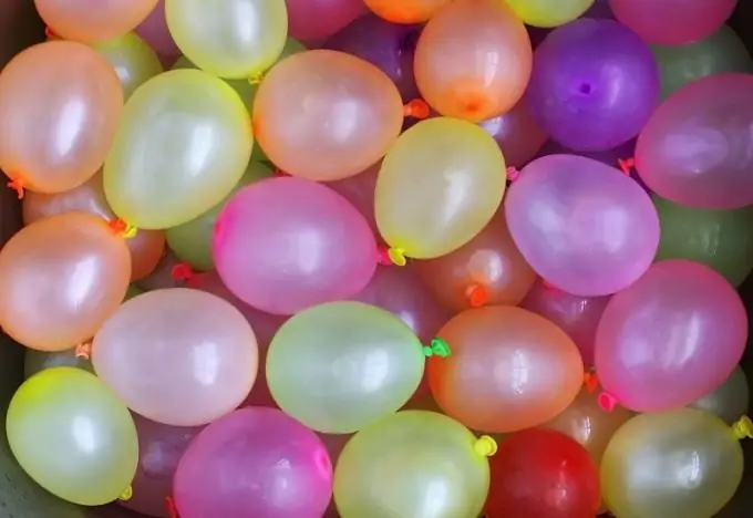 Decora la habitación con globos